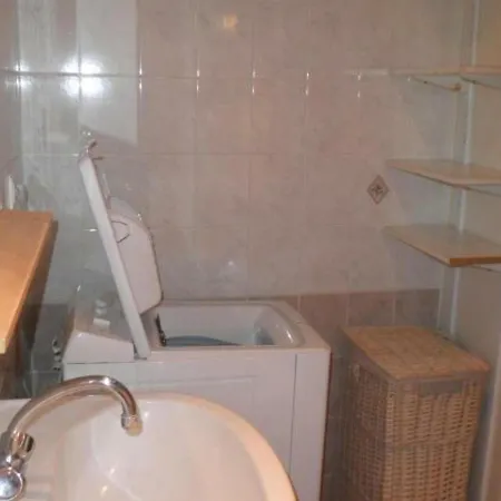 Benquet, 3 Pieces, 4 Personnes - Fr-1-360-183 بيت للعطل Benquet